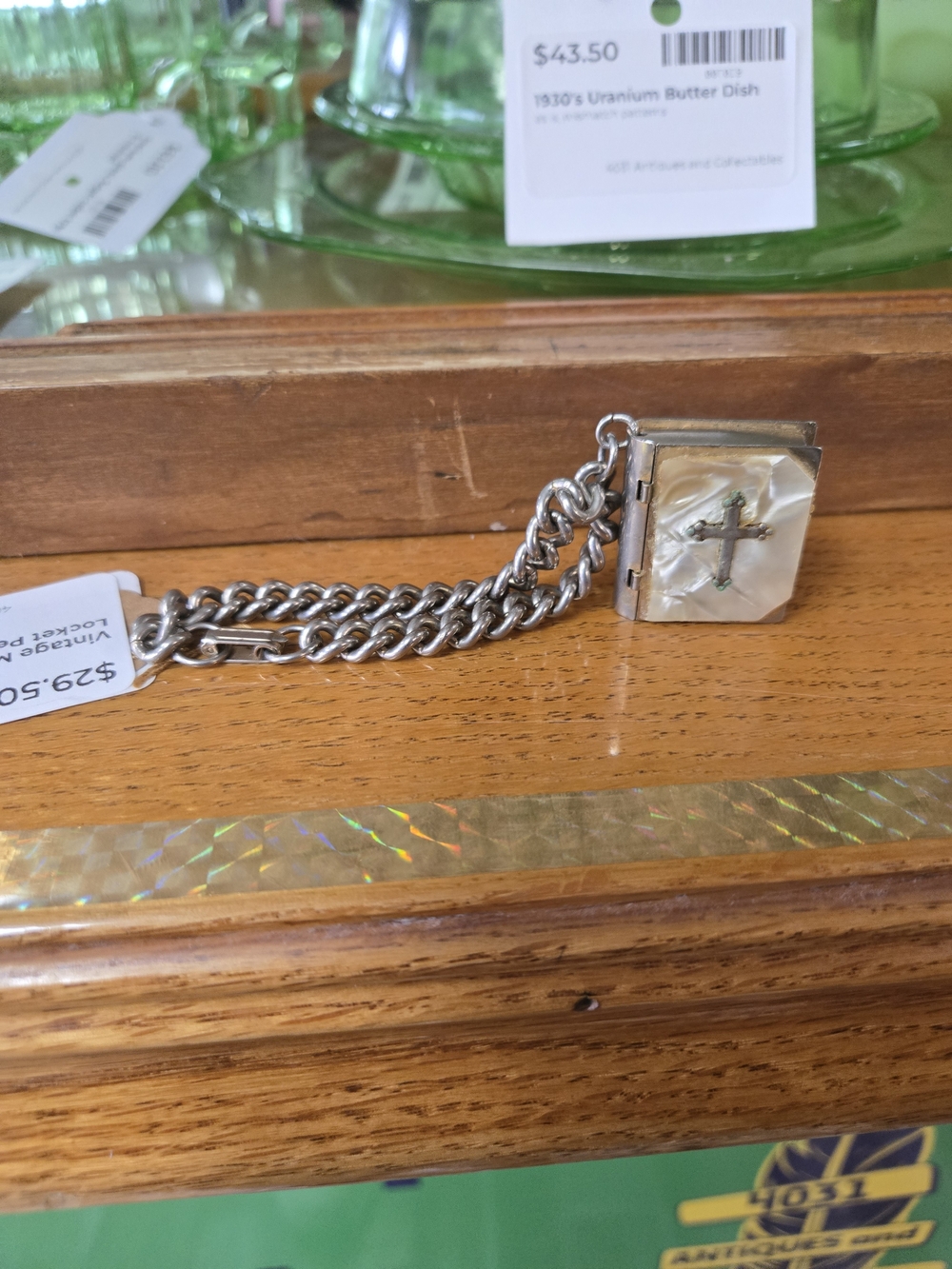 Vintage Silver-Tone Chain Mother-of-Pearl Cross Pendant Bracelet